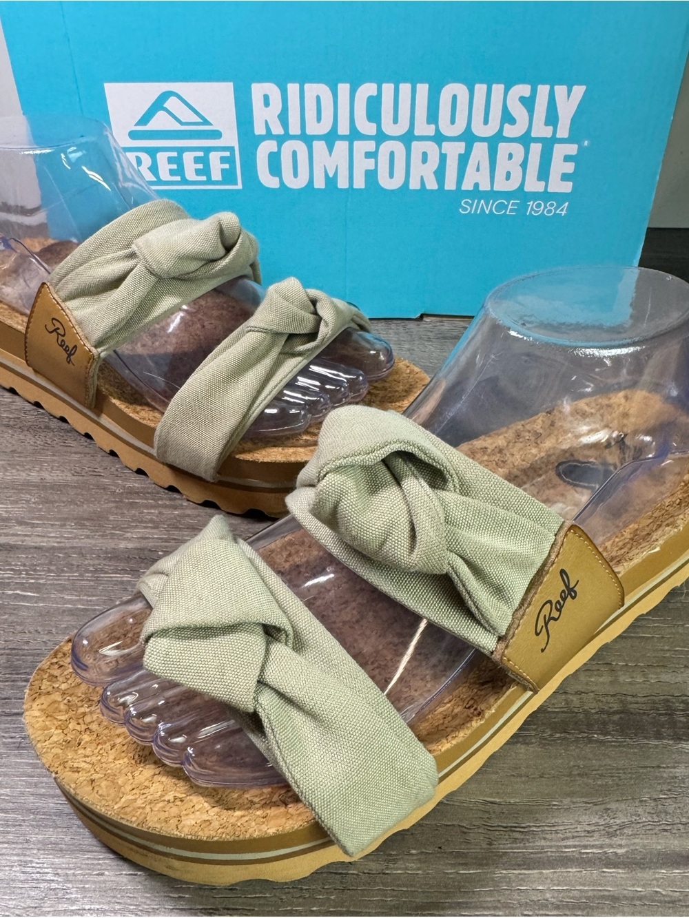 Reef Knotty Vista Hi Slide Sage Green Platform Slide sandals size 38.5/8 EUC - Picture 2 of 9